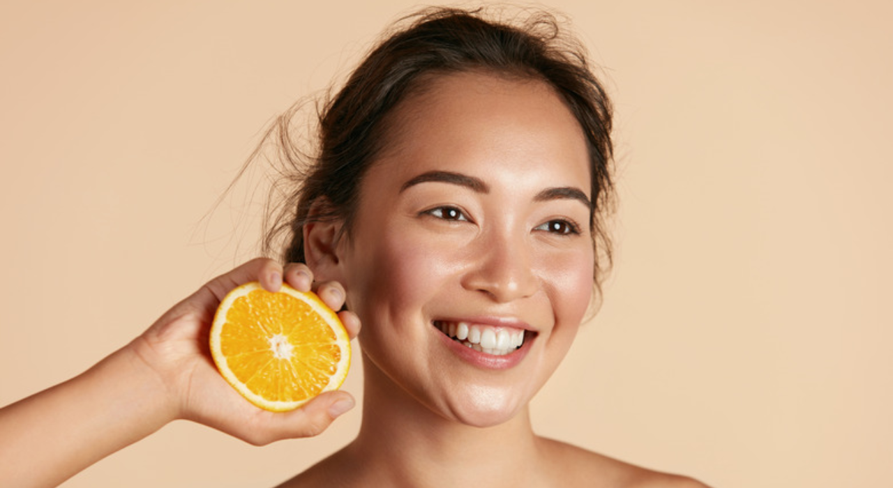 Reasons to Add a Vitamin C Serum to your Skincare Routine